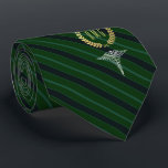 Medical Professional Monogrammed Green Stropdas<br><div class="desc">Een gepersonaliseerd,  groen stropdas,  speciaal ontworpen voor medische professionals,  met het jouwe of het monogram van uw cadeauontvanger in een faux gouden baard.</div>