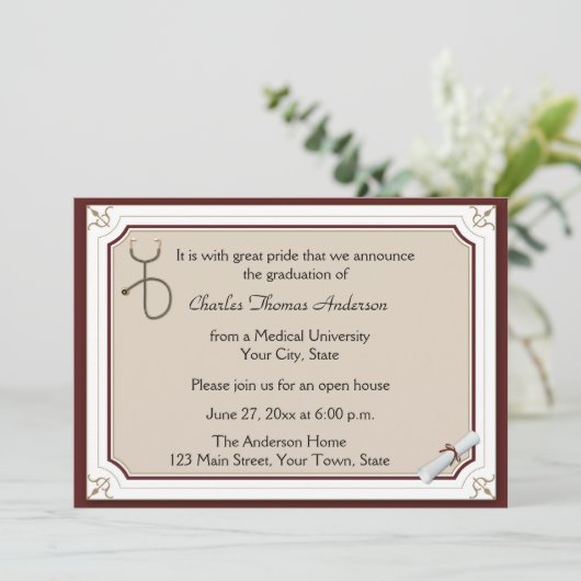 Medical Stethoscoop Tan Afstuderen Uitnodiging (Staand voorkant)