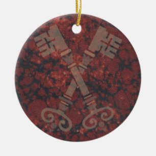 Medieval 21ste toetsen tegen donkerrode marmer keramisch ornament