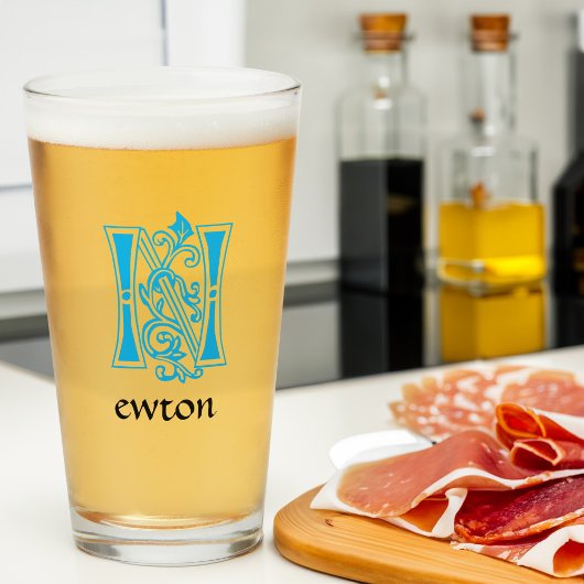 Medieval bodemkundig decoratief kapitaal N Glas