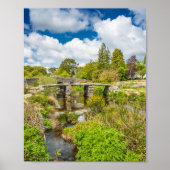 Medieval clapper brug over de rivier in Dartmoor V Poster (Voorkant)