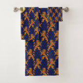 Medieval Gold Lion Blue Fleur de Lis Bad Handdoek (Insitu)