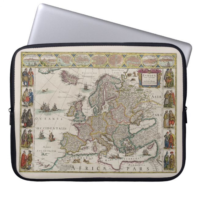 Medieval Map of Europe (door Willem Blaeu) Laptop Sleeve (Voorkant)