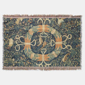 Medieval Tapestry with Flowers, Birds and Rabbits Deken (Voorkant)