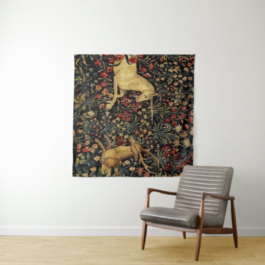 Medieval Unicorn Midnight Floral Garden Wandkleed (In Situ (horizontaal))