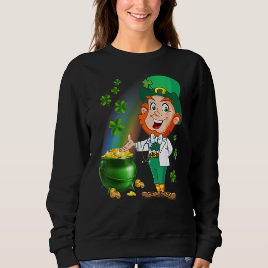 Medisch-Scrub Top Stethoscope met Leprechaun (Voorkant)