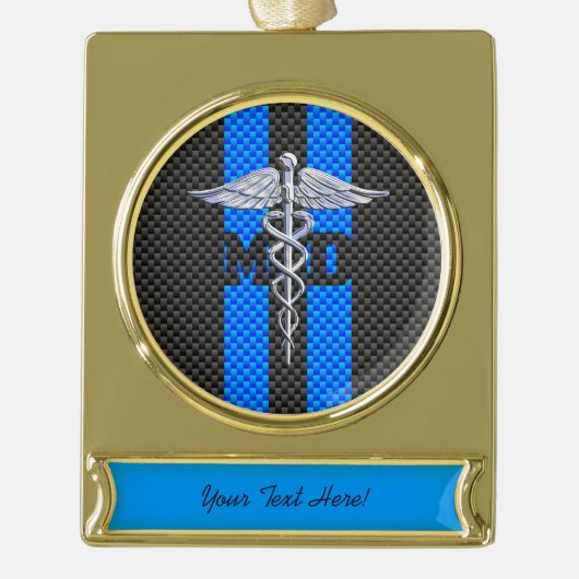 Medische arts MD Caduceus op koolstofvezeldek Verguld Banner Ornament (Voorkant)