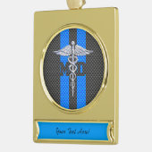 Medische arts MD Caduceus op koolstofvezeldek Verguld Banner Ornament (Links)
