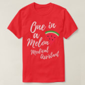 Medische assistent Idee in een Melon Medica T-shirt (Design voorkant)