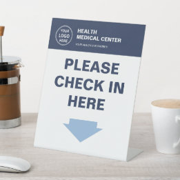 Medische Kliniek Zorg Logo Inchecken Reclamebord Met Voetstuk