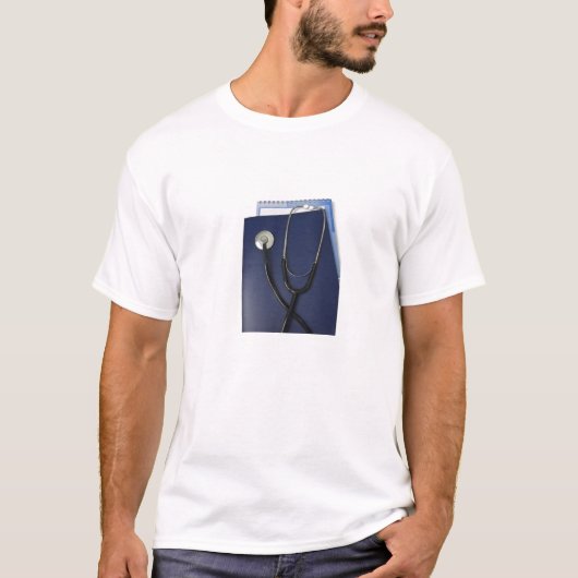 medische stethoscoop in blauwe map t-shirt (Voorkant)