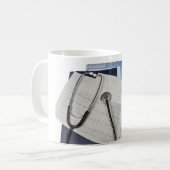 medische stethoscoop voor het ECG-cardiogram Koffiemok (Voorkant links)