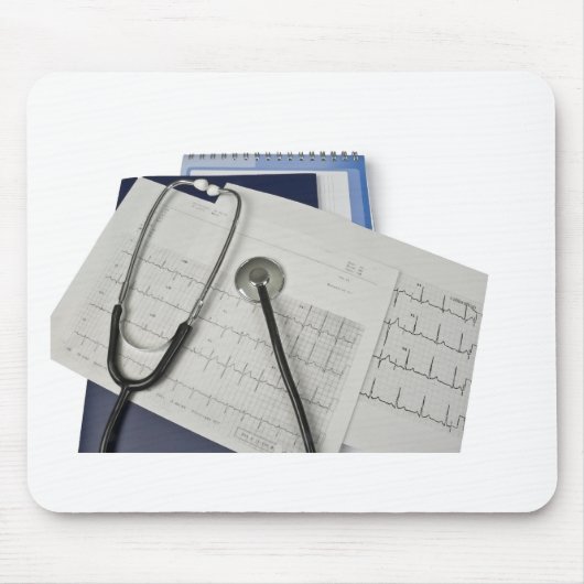 medische stethoscoop voor het ECG-cardiogram Muismat (Voorkant)