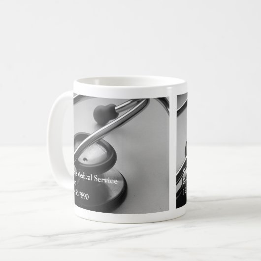 Medische stethoscoop, zwart en wit koffiemok (Voorkant links)