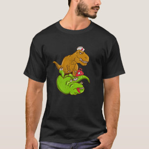 Medische TRex voert reanimatie uit verpleegster do T-shirt