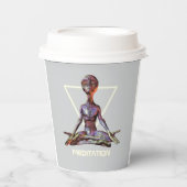 Meditatie. Alien in rustige houding Papieren Bekers (Voorkant)