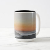 Meditative Morning Mug Tweekleurige Koffiemok (Voorkant rechts)