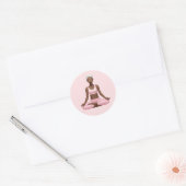 Mediterende vrouw Emoji - Vreedzame Yoga Pose Art Ronde Sticker (Envelop)