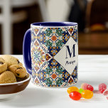 Mediterraan azulejo Turks tegels monogram Mok<br><div class="desc">Mediterraans azulejo Turks Perzisch tegels folk patroon bohemian boho monogram gepersonaliseerde mok bruidsmeisje geschenken voor haar voor elke gelegenheid bruids partij gunsten bruidsmeisje geschenken</div>