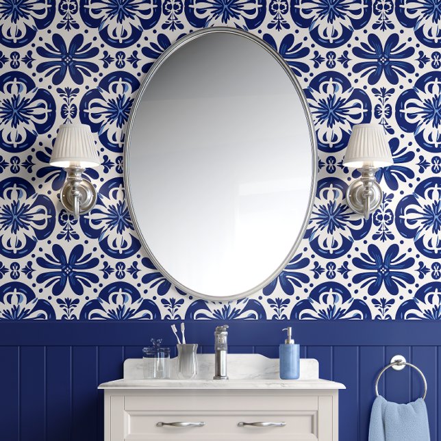 Mediterraan Blauw Bloeien Indigo & Wit Handel Behang (Mediterranean Blue Flourish - Indigo and White - Traditional Peel and Stick Wallpaper)