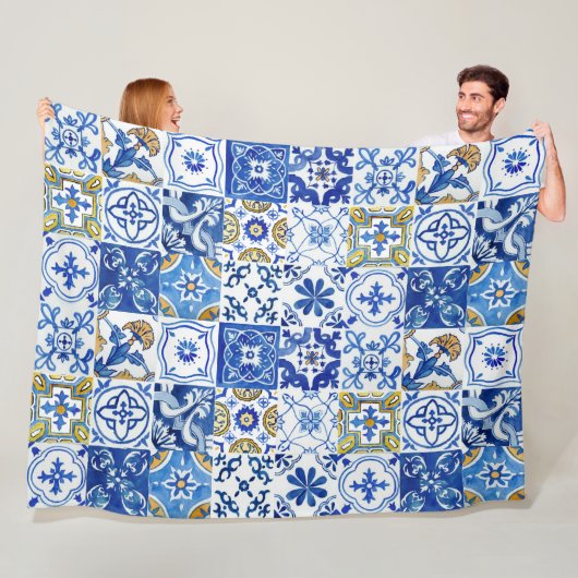 Mediterraan Blauw, Wit & Geel Bloemen Patroon Fleece Deken (In situ)