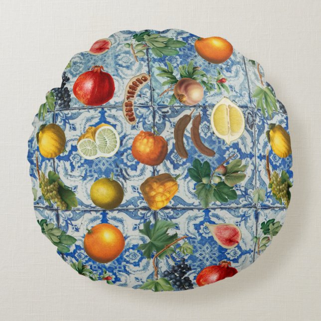Mediterraan zomerfruit en blauw wit mozaïek rond kussen (Voorkant)