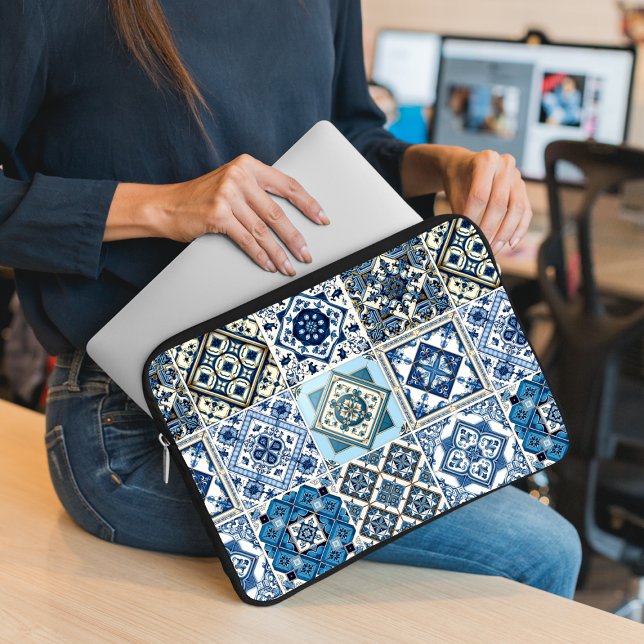 Mediterrane Tegels, Portugees, Azulejo, Majolica Laptop Sleeve (Creator heeft geüpload)
