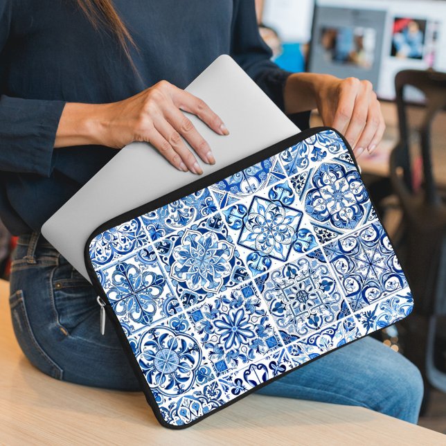 Mediterrane Tegels, Portugees, Azulejo, Majolica Laptop Sleeve (Creator heeft geüpload)