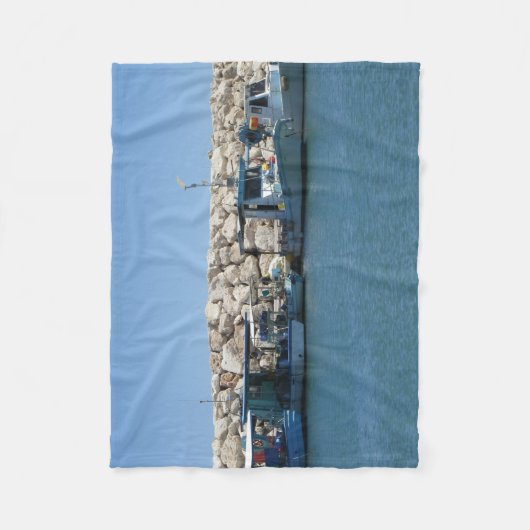 Mediterrane Vissen boten in blauw Zee Fleece Deken (Voorkant)