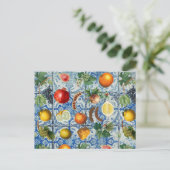 Mediterrane zomerfruit en blauwe witte mozaïek feestdagenkaart (Staand voorkant)