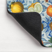 Mediterrane zomerfruit en blauwe witte mozaïek muismat (Hoek)