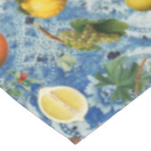 Mediterrane zomerfruit en blauwe witte mozaïek tafelkleed (Gekanteld)