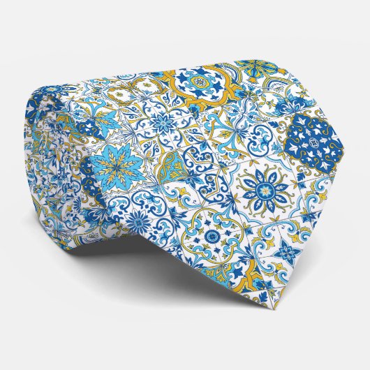 Mediterranean hues/ Azulejo tiles Stropdas (Opgerold)