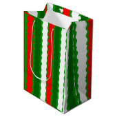 Medium Glossy Christmas Gift Bag Rood Wit Groen Medium Cadeauzakje (Voorkant Gekanteld)
