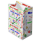 Medium Glossy Christmas Gift Bag w/Dog Paws Cadeauzakje (Voorkant Gekanteld)