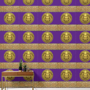 Medusa en Griekse Sleutel Goud op Keizerpaars  Behang
