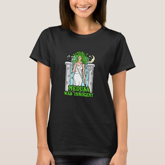 Medusa Was Innocent Greek Mythology Greek Ancient T-shirt (Voorkant)