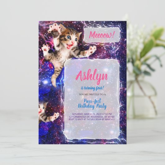 Meeauw! Cat Jumping in Space Party Invitation Kaart (Staand voorkant)