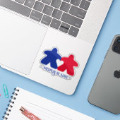 Meeples in Liefde, Blauw & Rood Vinyl Sticker (Laptop met iPhone)