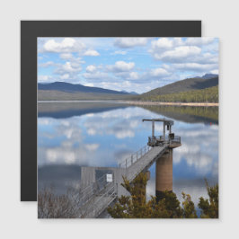 Meer Bellfield Wolken boven stilstaand water Magne