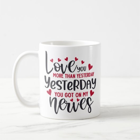 Meer dan gisteren, grappigheid koffiemok (Links)