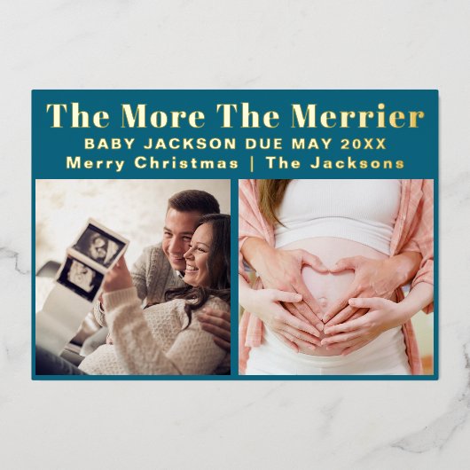 Meer de Merrier Moderne Kerstzwangerschap Folie Feestdagenkaart (Voorkant)