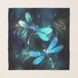 Meer gloeiende libellen sjaal<br><div class="desc">Twee transparante,  lichtgevende,  turquoise,  artistiek getekende libellen op nachtelijke achtergrond met lichtgevende meeralgen en vuurvliegjes. Gloeiende libel.</div>