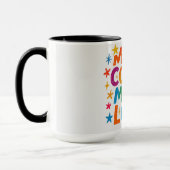 Meer Kleur Meer Liefde Speelse Regenboog Typografi Mok (Links)