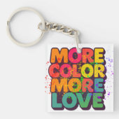 Meer Kleur Meer Liefde Speelse Typografie Aangepas Sleutelhanger (Voorkant)