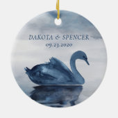 Meer reflecties | Dusty Blue Swan Groomsman Keramisch Ornament (Achterkant)