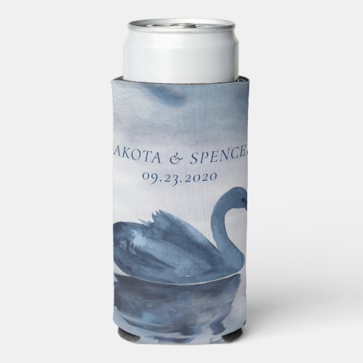 Meer reflecties | Dusty Blue Swan Groomsman Seltzer Blikjeskoeler (Seltzer Achterkant)