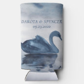 Meer reflecties | Dusty Blue Swan Groomsman Seltzer Blikjeskoeler (Achterkant)