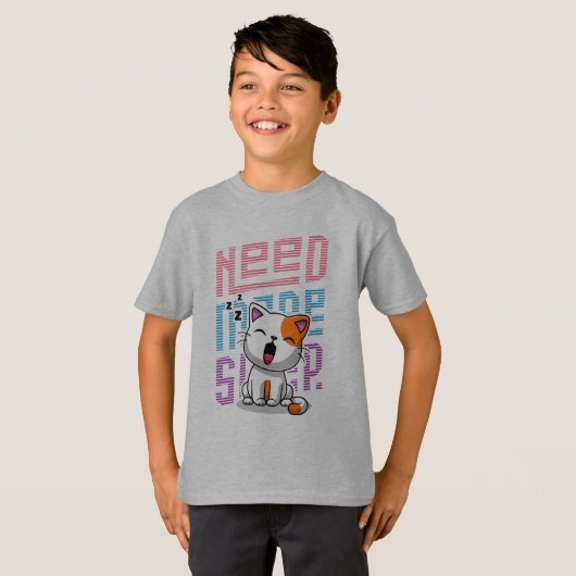 Meer slaap nodig | Grappige Cat schattige geeuwen T-shirt (Voorkant volledig)