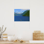 MEER VAN LUGANO, BOOT, BERGEN OP DE ACHTERGROND POSTER (Keuken)